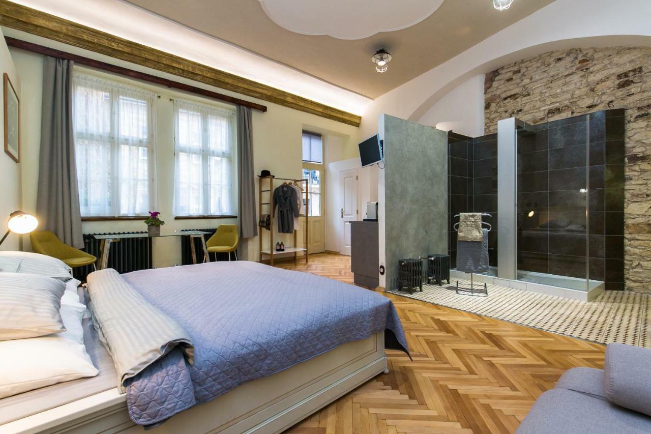 Apartment Nebovidy I - Historic Centre - Terrace - Air Conditioning Praga Exterior foto