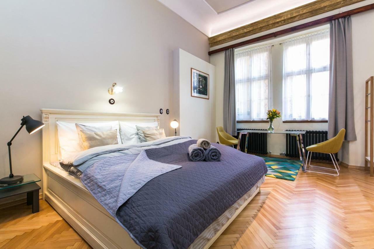 Apartment Nebovidy I - Historic Centre - Terrace - Air Conditioning Praga Exterior foto