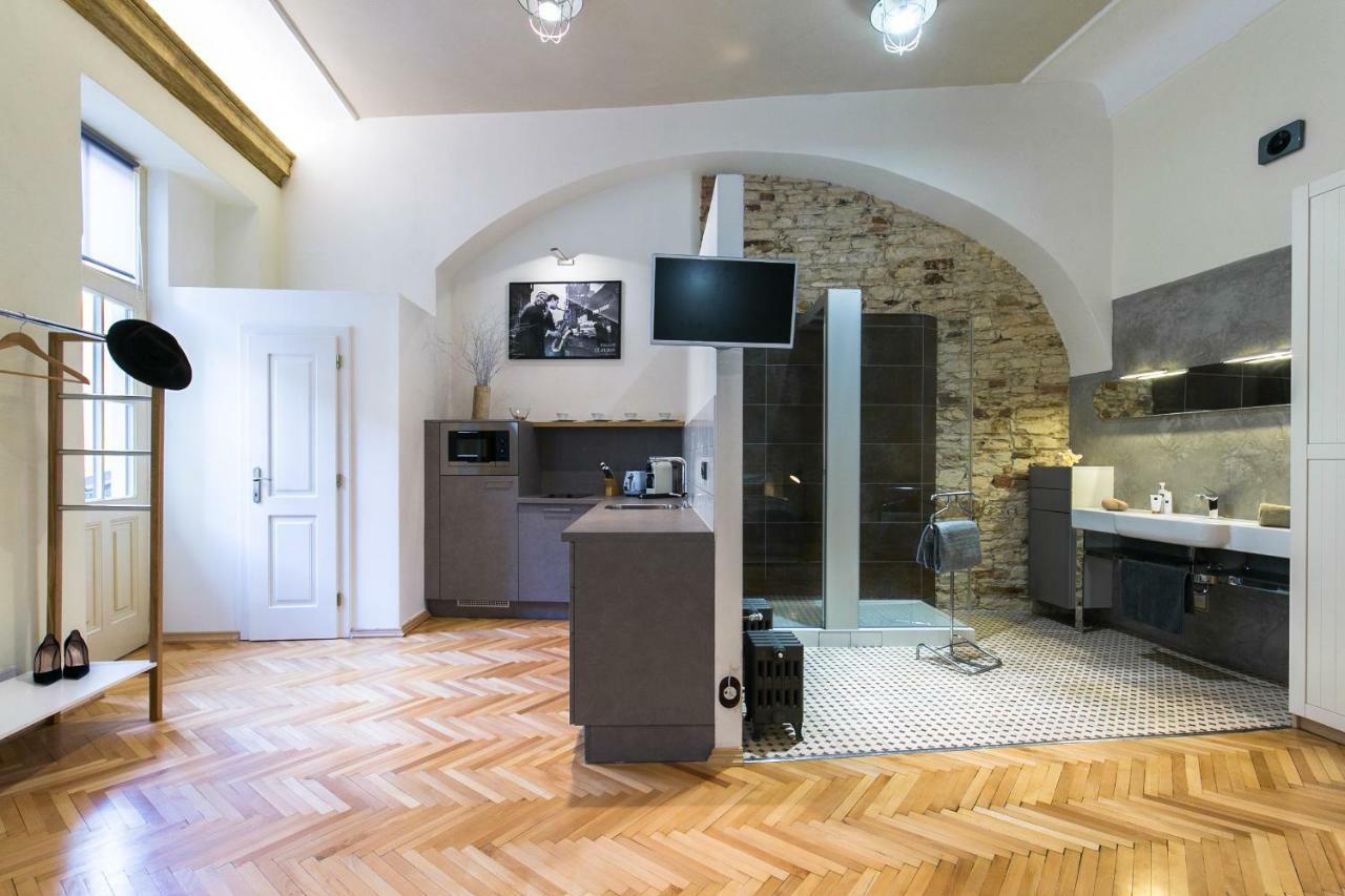 Apartment Nebovidy I - Historic Centre - Terrace - Air Conditioning Praga Exterior foto
