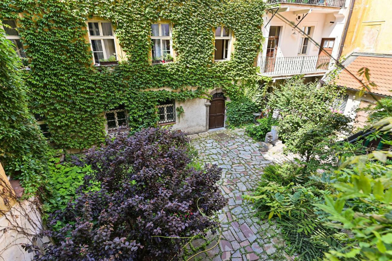 Apartment Nebovidy I - Historic Centre - Terrace - Air Conditioning Praga Exterior foto